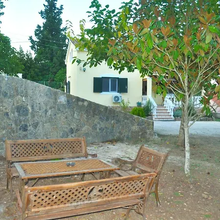 Holiday House 