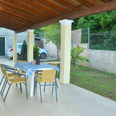 Holiday House 